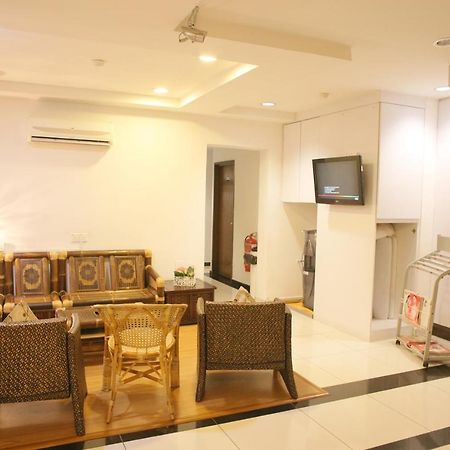 N K Hotel Muar Exterior foto