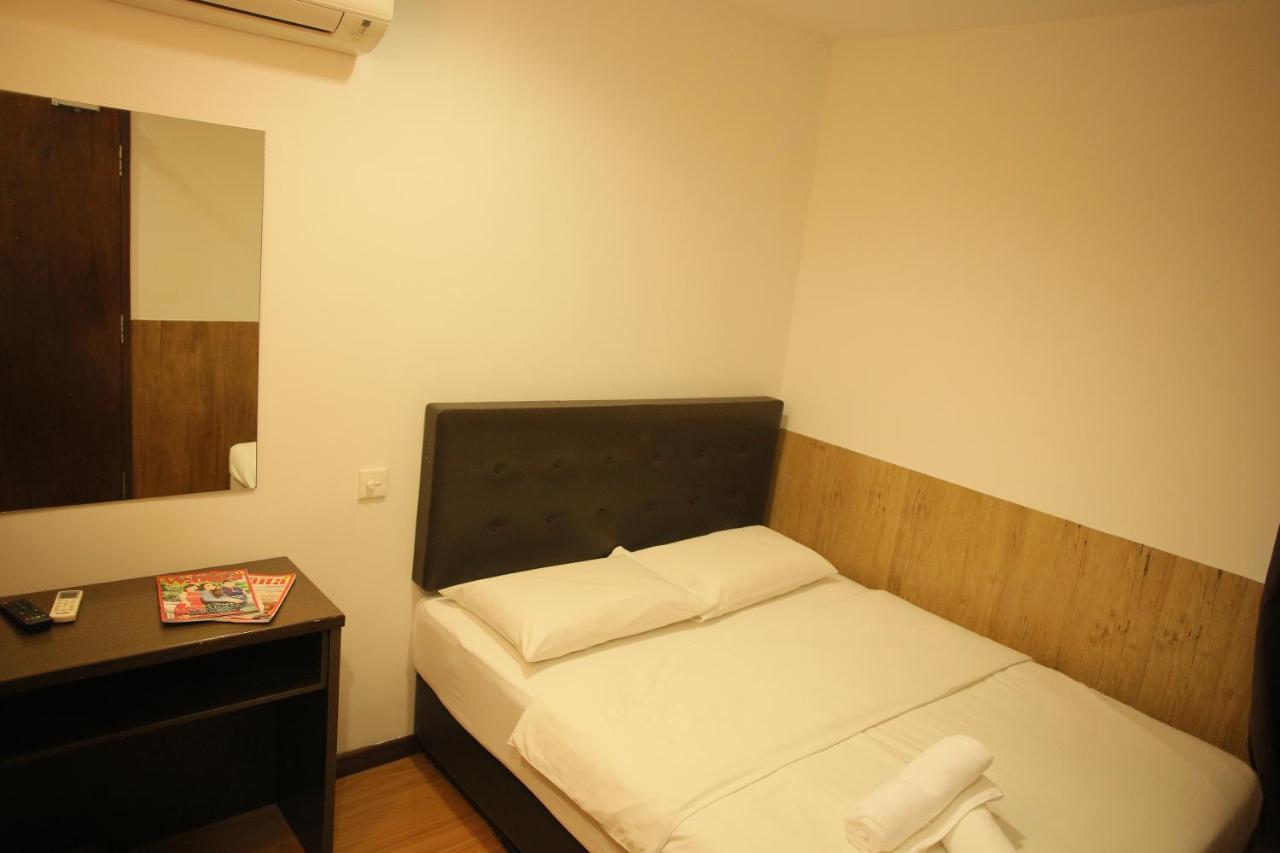 N K Hotel Muar Exterior foto